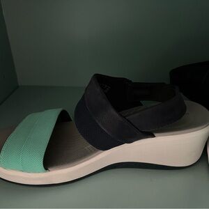 Clarks cloudstepper sandal